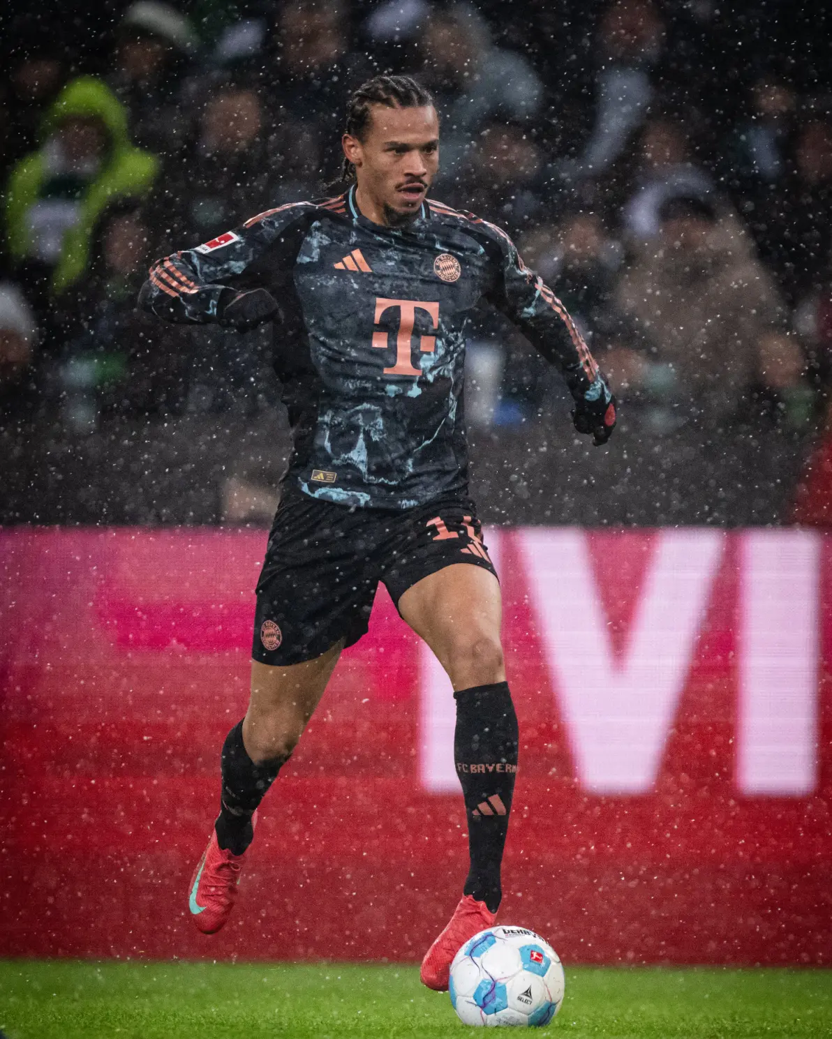 关于沙尔克主场击败门兴格拉德巴赫,提升排名的信息 关于沙尔克主场击败门兴格拉德巴赫,提升排名的信息