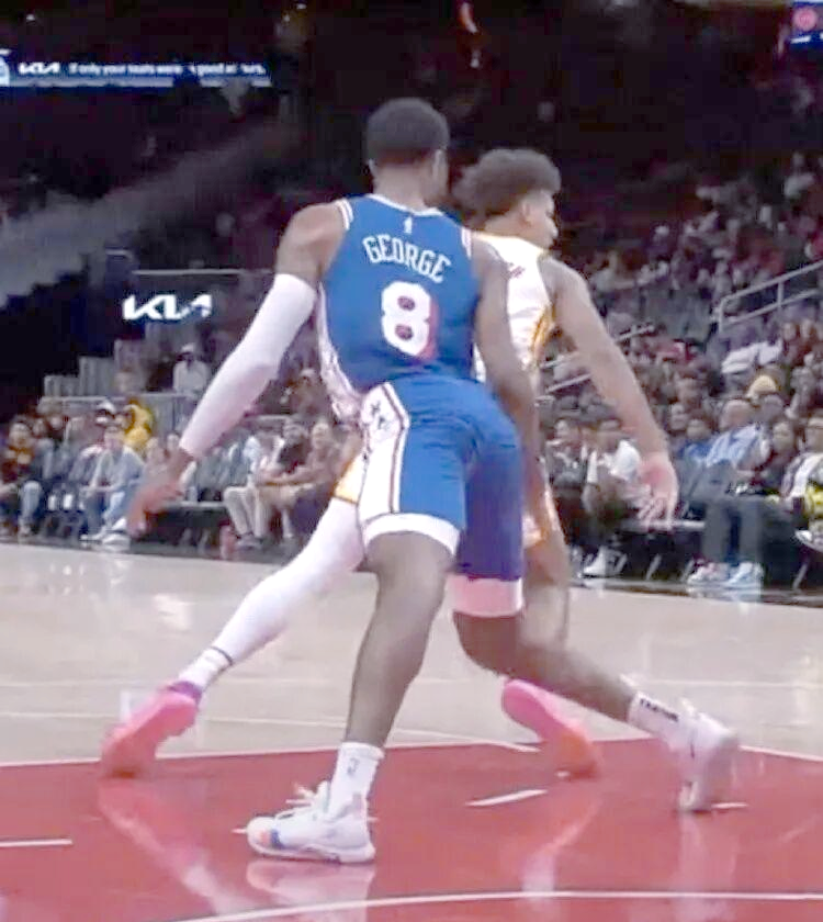 老鹰淘汰76人,晋级东部半决赛 老鹰淘汰76人,晋级东部半决赛