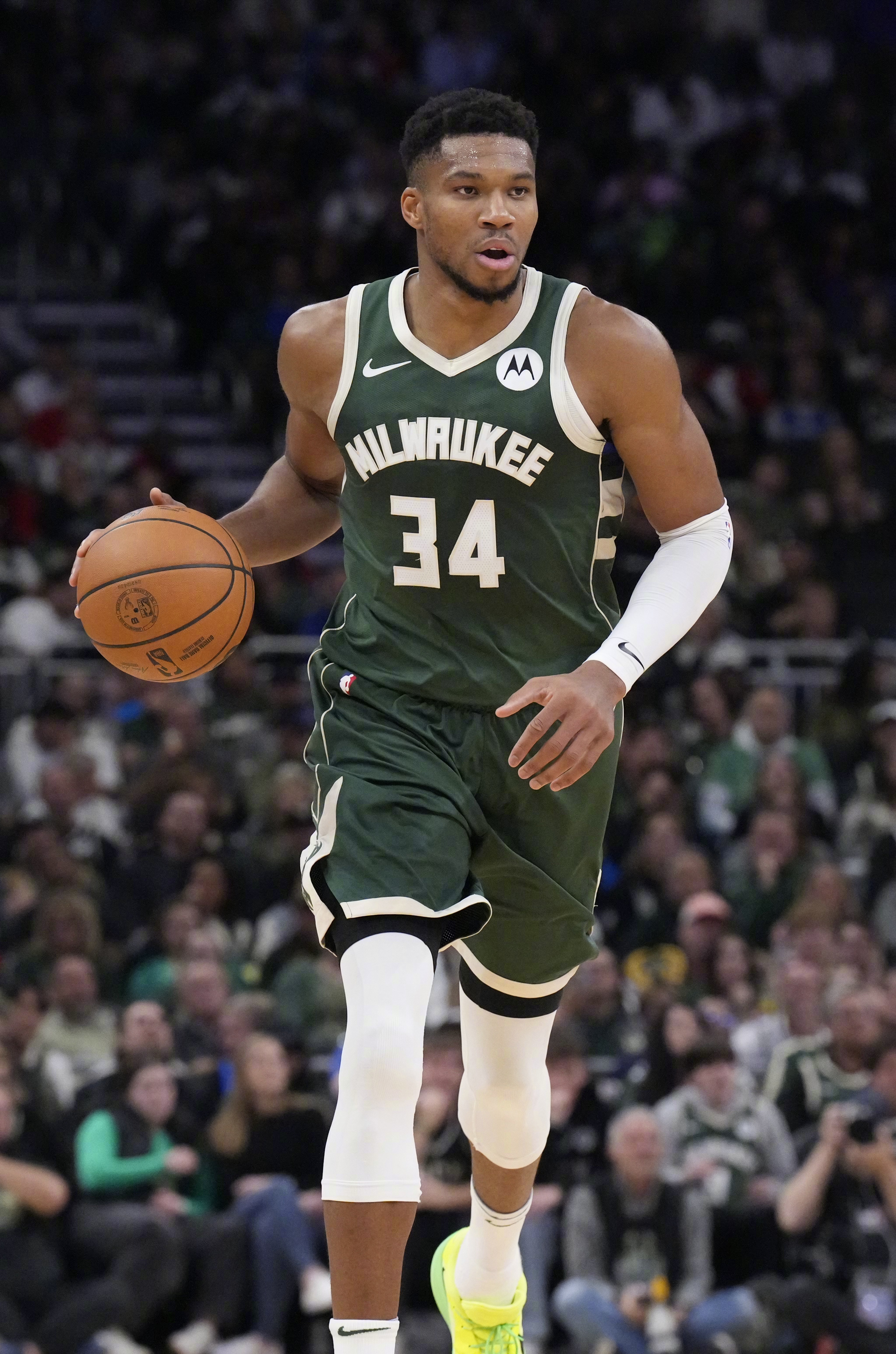 aoa体育官网-雄鹿大胜骑士，取得十连胜