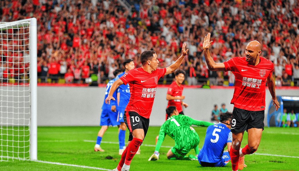 关于球队轮番交手，外援对垒展现实力的信息