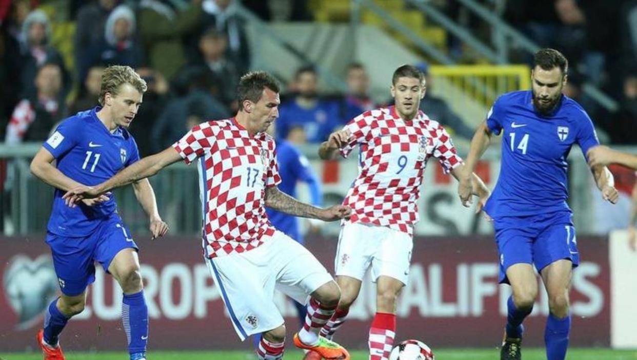 捷克队在欧预赛淘汰赛中取得突破性胜利